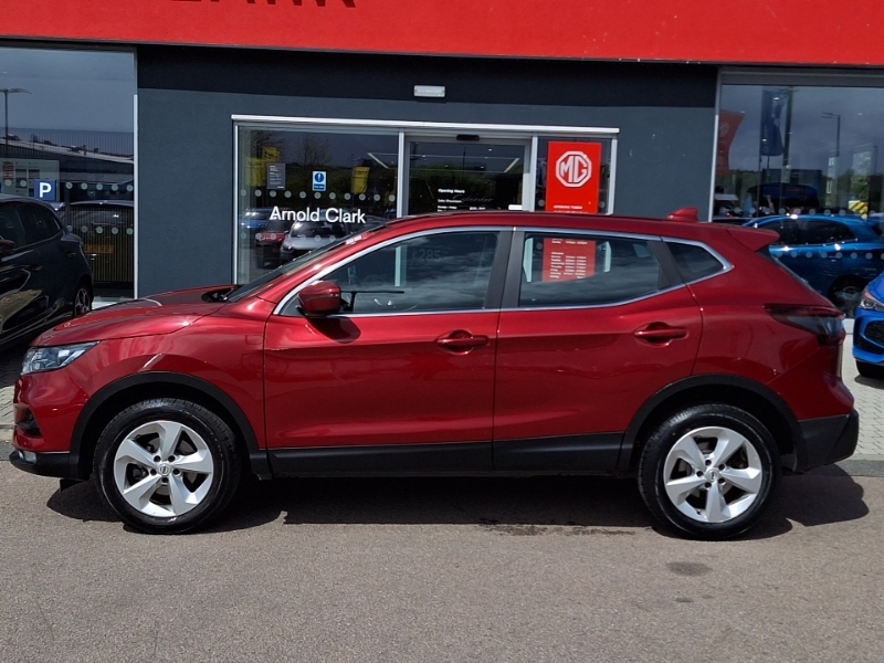 Nissan Qashqai 1.3 Dig-t 160 Acenta Premium LG20WSF Red #4