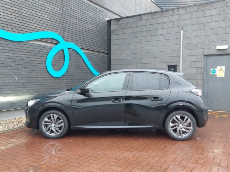Peugeot 208 1.2 Puretech Active Premium BYZ6137 Black #4