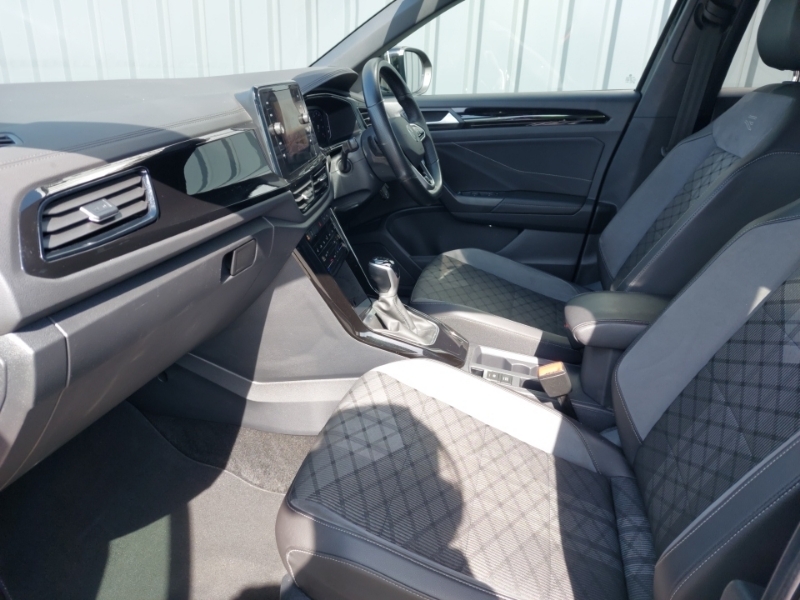 Volkswagen T-Roc 1.5 Tsi R-line Dsg BL72FBG Black #5