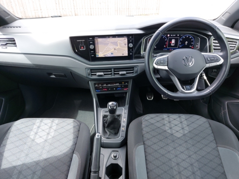 Volkswagen Taigo 1.0 Tsi 110 R-line PK72HMF White #3