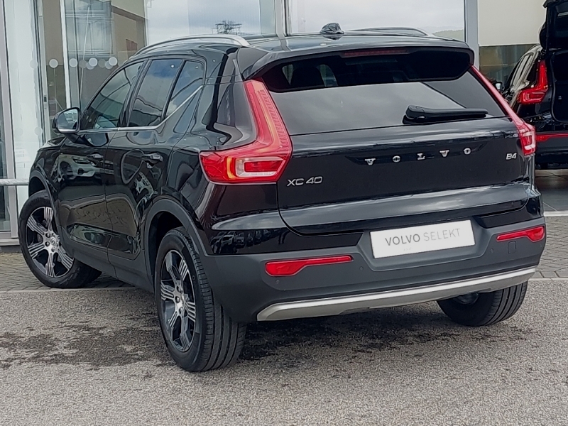 Volvo XC40 2.0 B4p Inscription NK21MWM Black #2