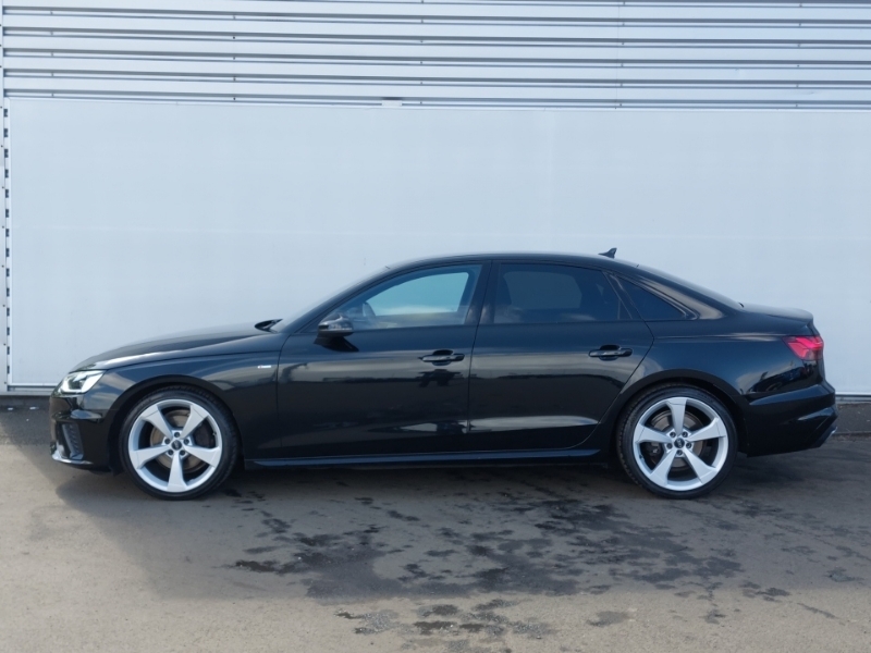 Audi A4 35 Tfsi Black Edition S Tronic BP69ZFM Black #4