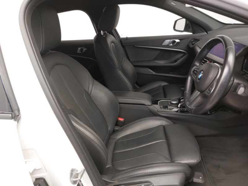 BMW 1 Series 118I M Sport Step MV70CKD White #6