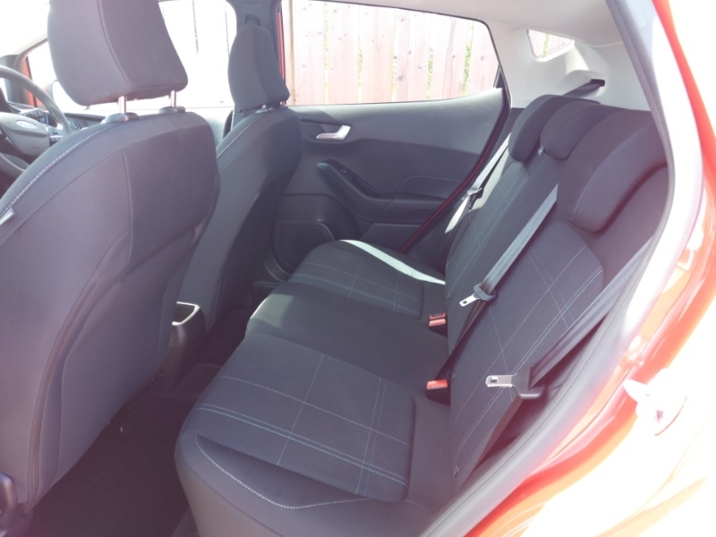 Ford Fiesta 1.1 Trend Red #6