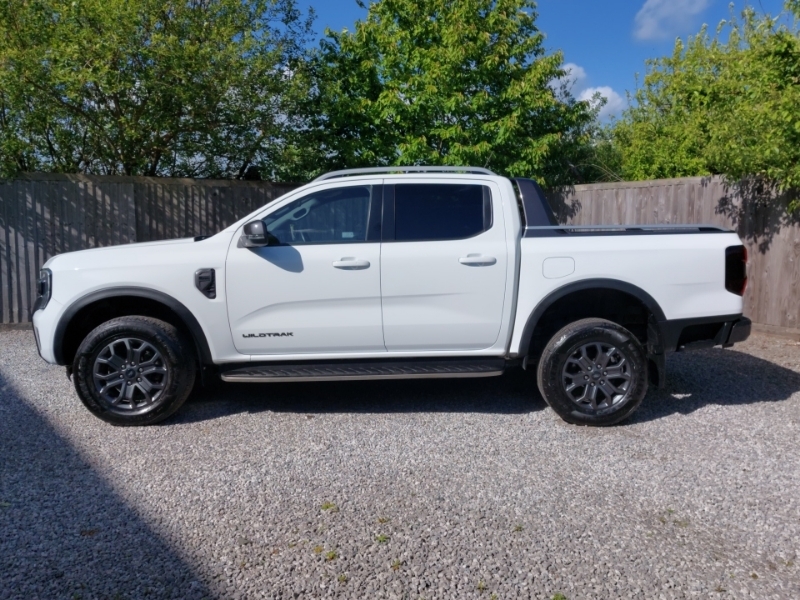 Ford Ranger Pick Up Double Cab Wildtrak 2.0 Ecoblue 205 ML73UAN White #4