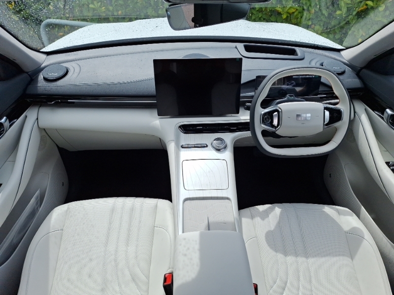 Geely Starray 1.5 Em-i Ultra  White #3
