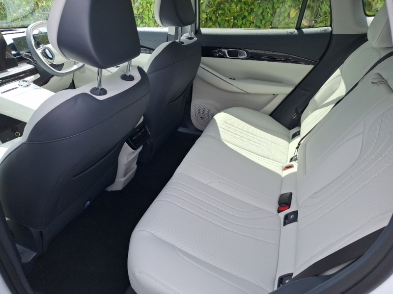 Geely Starray 1.5 Em-i Ultra  White #6