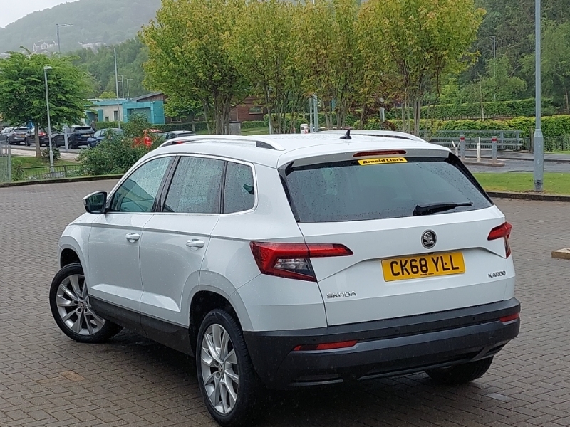Skoda Karoq 1.6 Tdi Se L CK68YLL White #2
