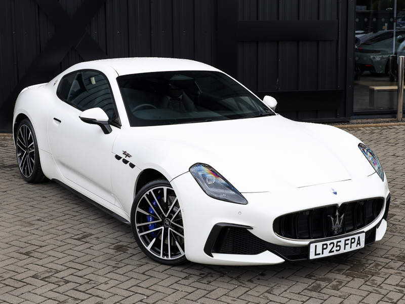 Maserati GranTurismo Trofeo Black #17