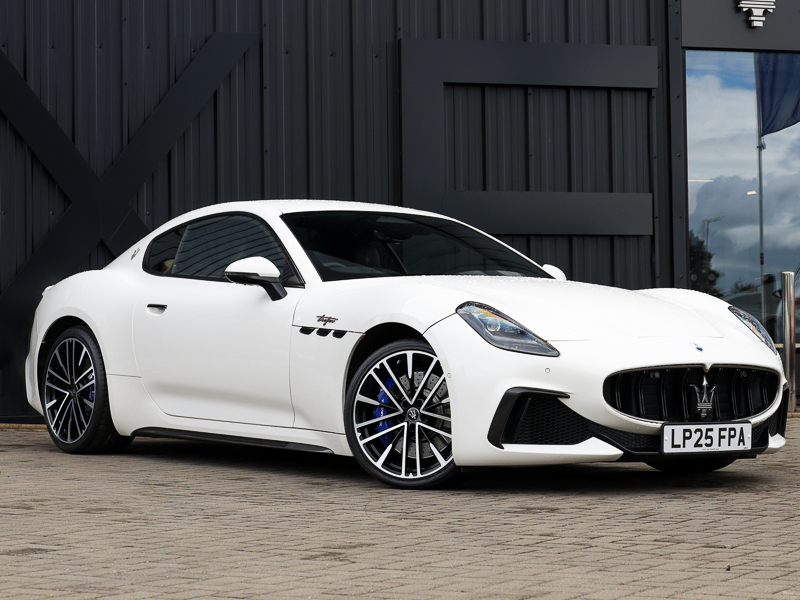 Maserati GranTurismo Trofeo Black #16