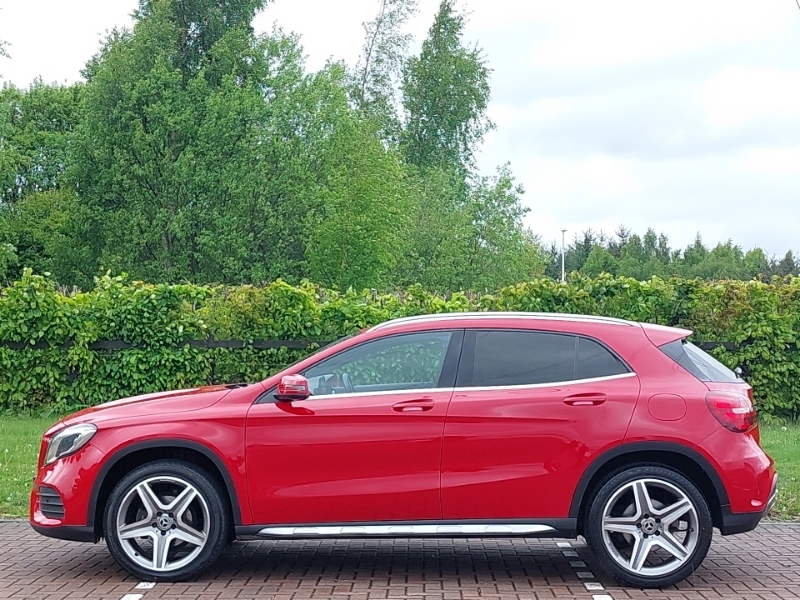 Mercedes-Benz GLA Class Gla 180 Amg Line Edition DV69SNY Red #4