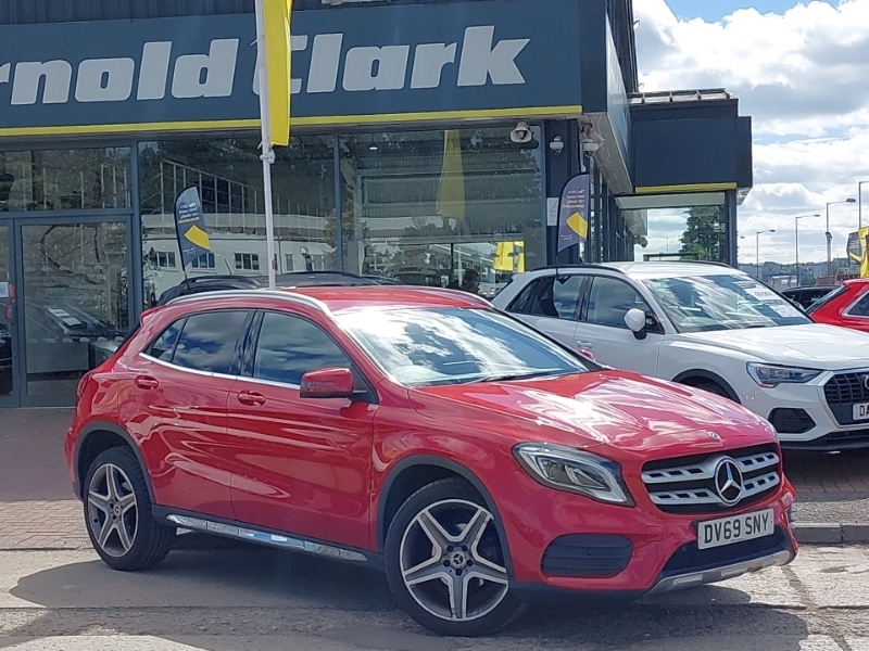Mercedes-Benz GLA Class Gla 180 Amg Line Edition Red