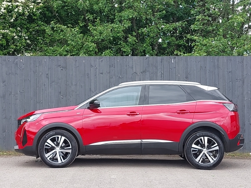 Peugeot 3008 1.5 Bluehdi Gt Eat8 FG23BWL Red #4