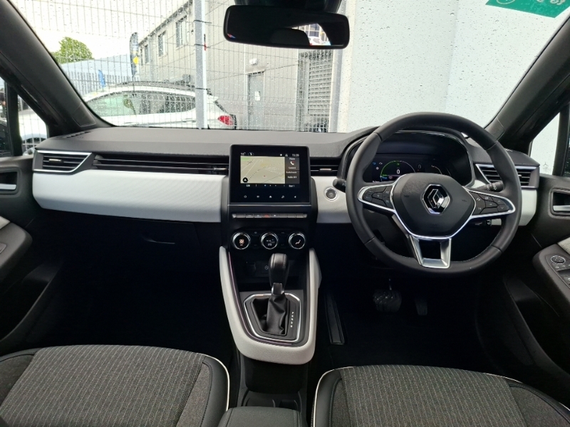 Renault Clio 1.6 E-tech Full Hybrid 145 Techno WR73HLY Black #3