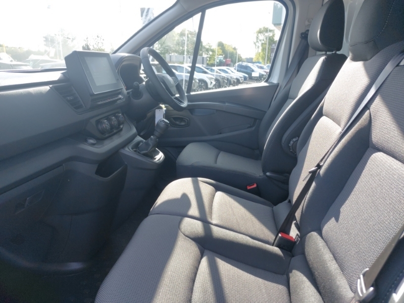 Renault Trafic Sl30 Blue Dci 130 Advance Safety Van SD26LSF White #5