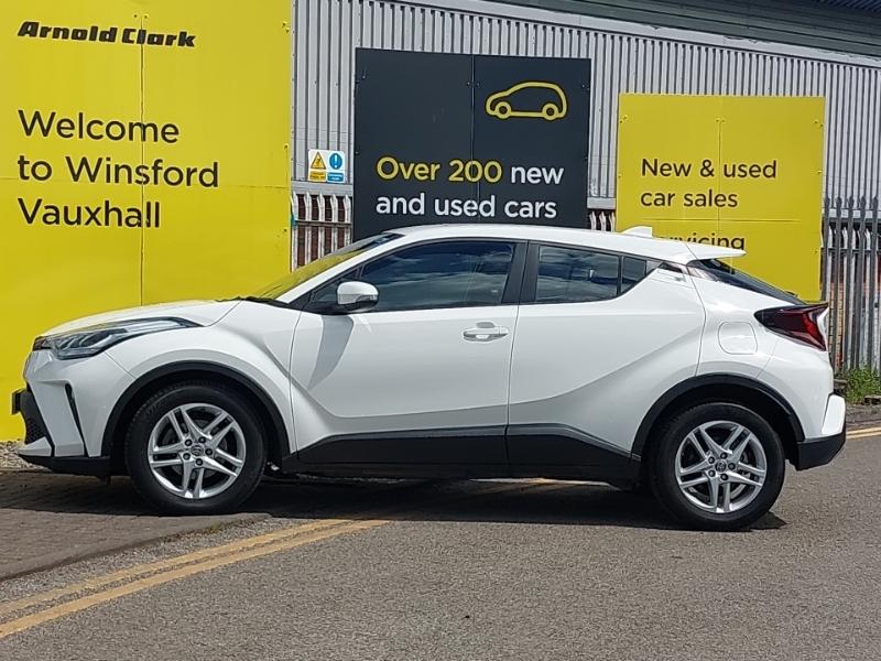 Toyota C-Hr 1.8 Hybrid Icon Cvt VK23PMU White #4