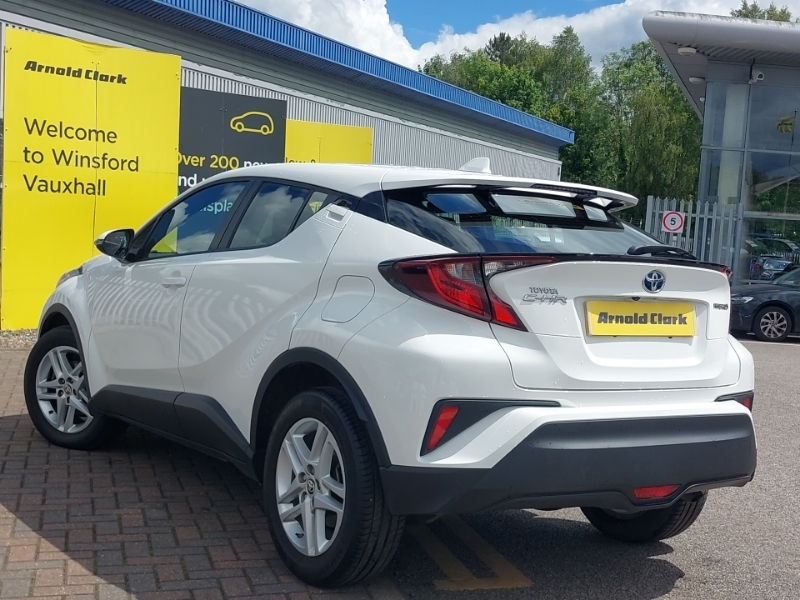 Toyota C-Hr 1.8 Hybrid Icon Cvt VK23PMU White #2
