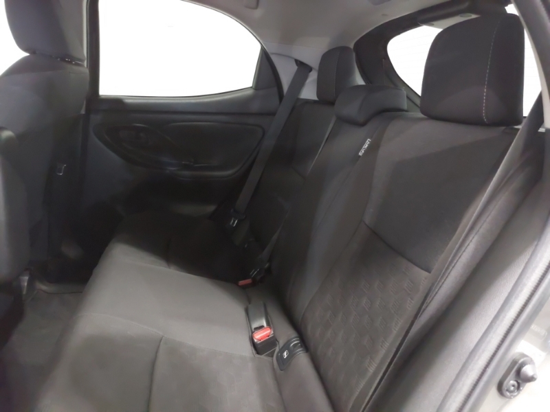 Toyota Yaris 1.5 Hybrid Design Cvt SO24EUV Brown #6