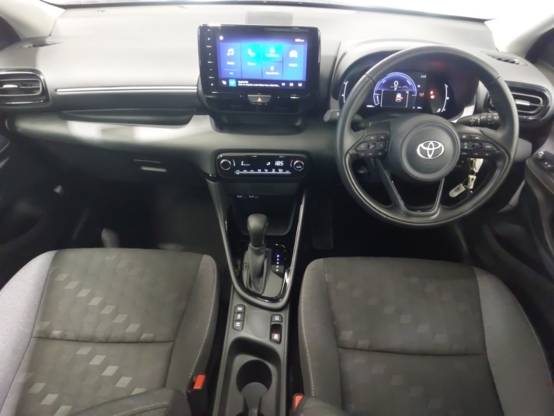 Toyota Yaris 1.5 Hybrid Design Cvt SO24EUV Brown #3