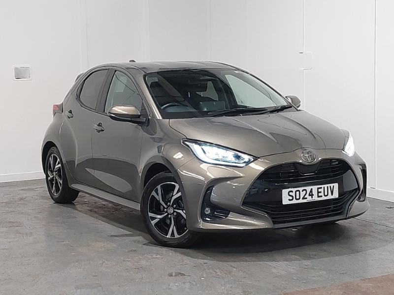 Toyota Yaris 1.5 Hybrid Design Cvt Brown