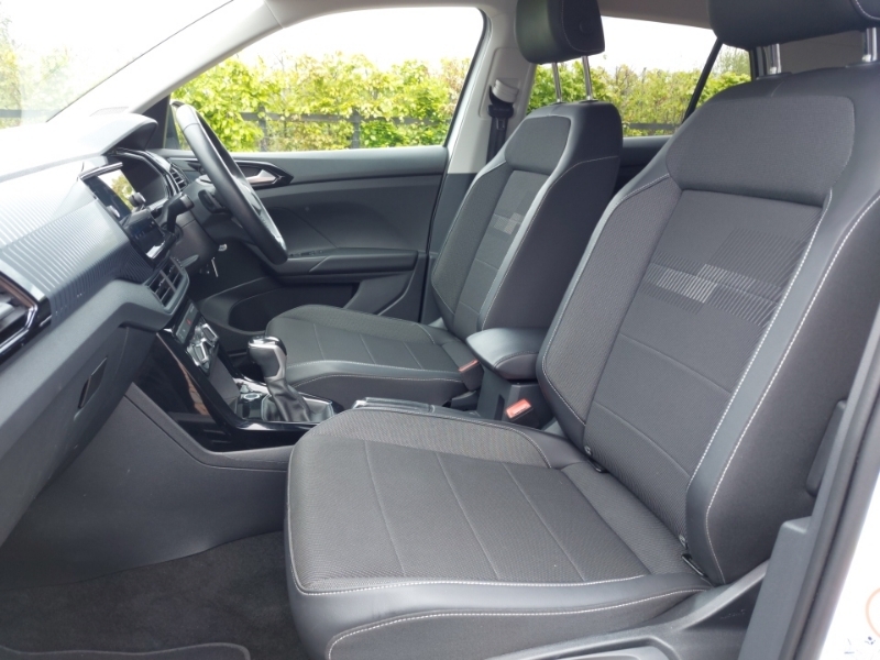 Volkswagen T-Cross 1.0 Tsi 110 Black Edition Dsg YB73NMF White #5