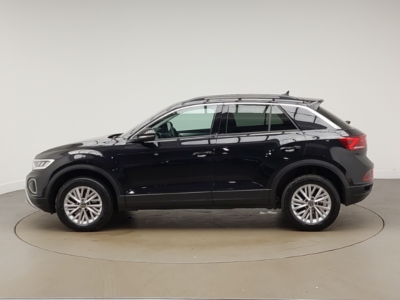 Volkswagen T-Roc 1.5 Tsi Life ST72WVD Black #4