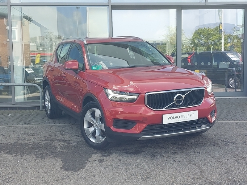 Volvo XC40 2.0 D3 Momentum Geartronic Red