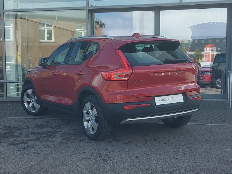 Volvo XC40 2.0 D3 Momentum Geartronic YT69VVH Red #2