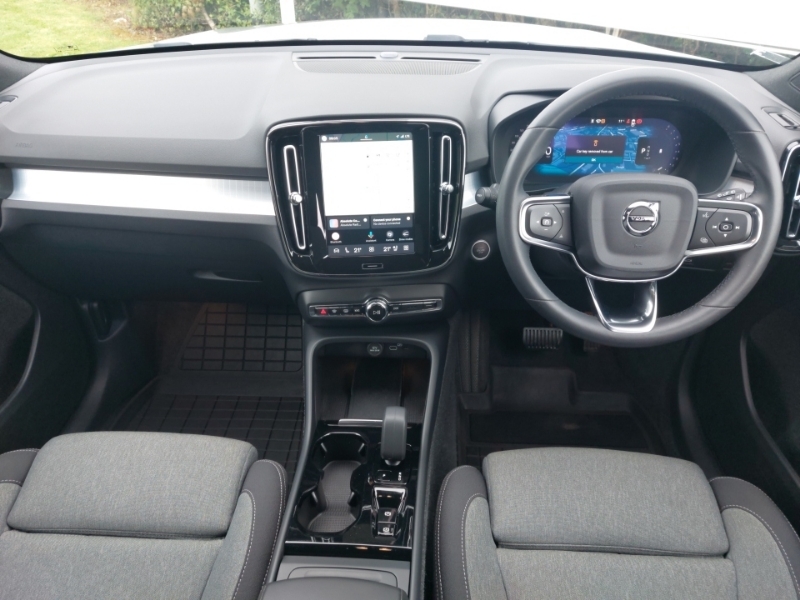 Volvo XC40 2.0 B3p Plus Dark ST24HDF Green #3