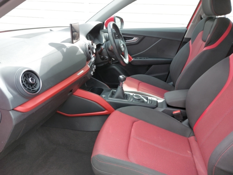 Audi Q2 1.0 Tfsi Sport MW18VYK Red #5
