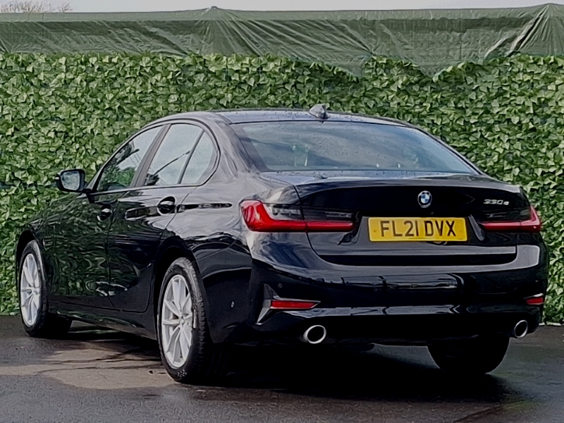 BMW 3 Series 330E Se Pro Step FL21DVX Black #2