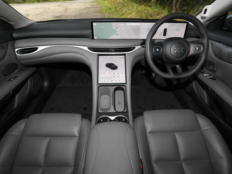 Citroen Grand C4 SpaceTourer 1.2 Puretech 130 Shine Eat8 Black #3