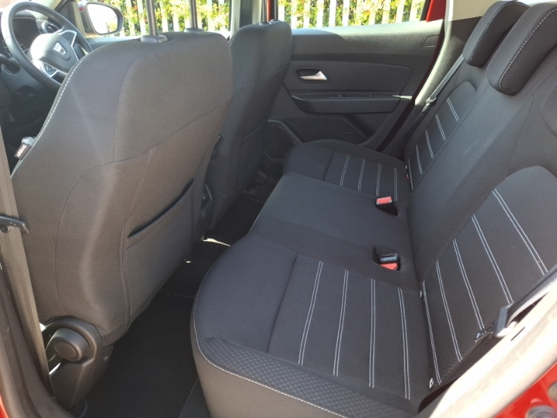 Dacia Duster 1.0 Tce 100 Bi-fuel Comfort NK22YOP Red #6