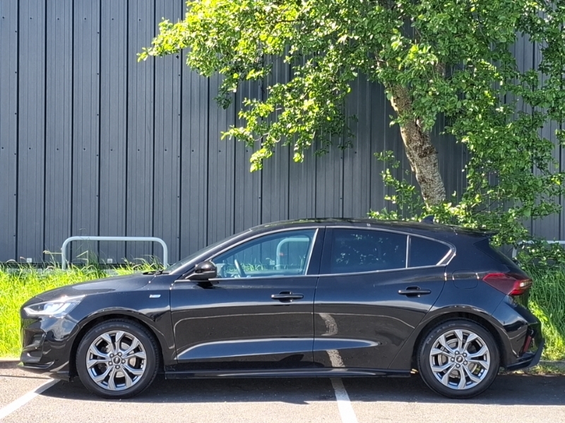 Ford Focus 1.0 Ecoboost Hybrid Mhev 155 St-line NA23URE Black #4