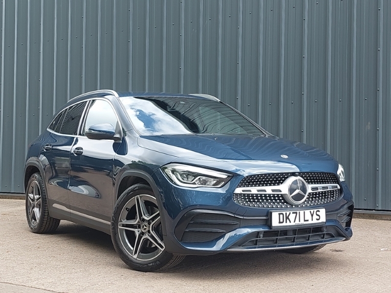 Mercedes-Benz GLA Class Gla 180 Amg Line Premium Blue
