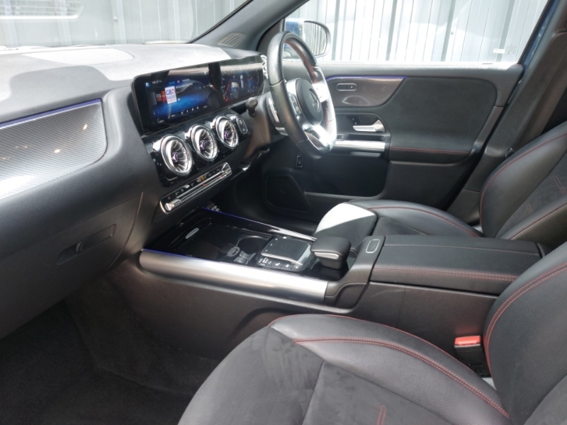 Mercedes-Benz GLA Class Gla 180 Amg Line Premium DK71LYS Blue #5