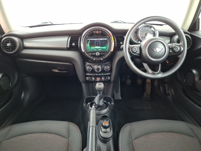 Mini Hatch 1.5 Cooper Classic II YG69KGP White #3