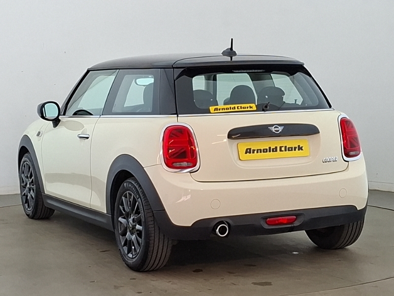 Mini Hatch 1.5 Cooper Classic II YG69KGP White #2
