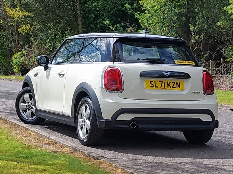 Mini Hatch 1.5 Cooper Classic SL71KZN White #2