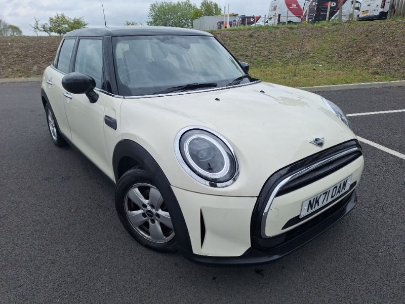 Mini Hatch 1.5 Cooper Classic White