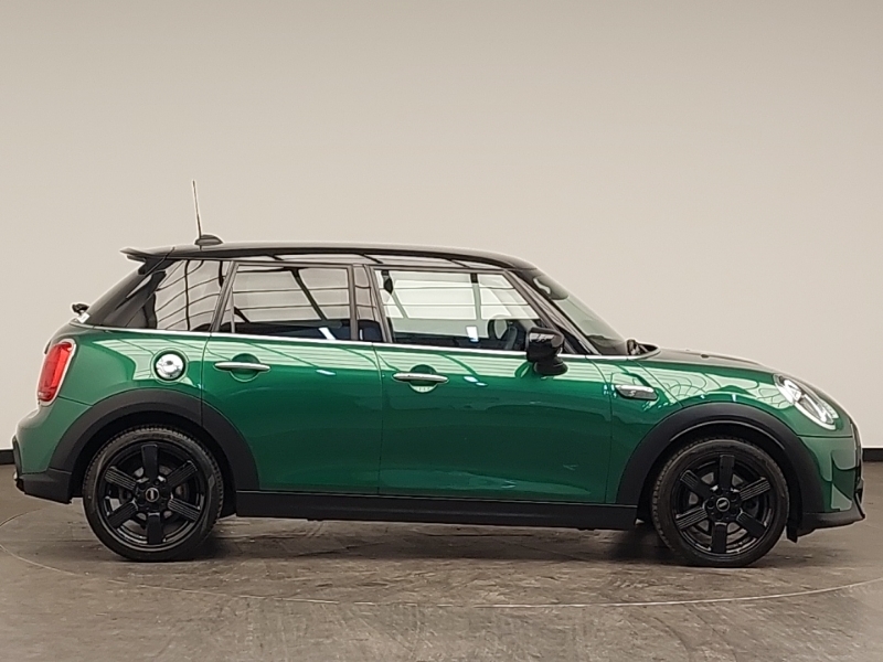 Mini Hatch 2.0 Cooper S Classic SE73OXW Green #3