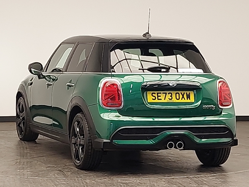Mini Hatch 2.0 Cooper S Classic SE73OXW Green #2