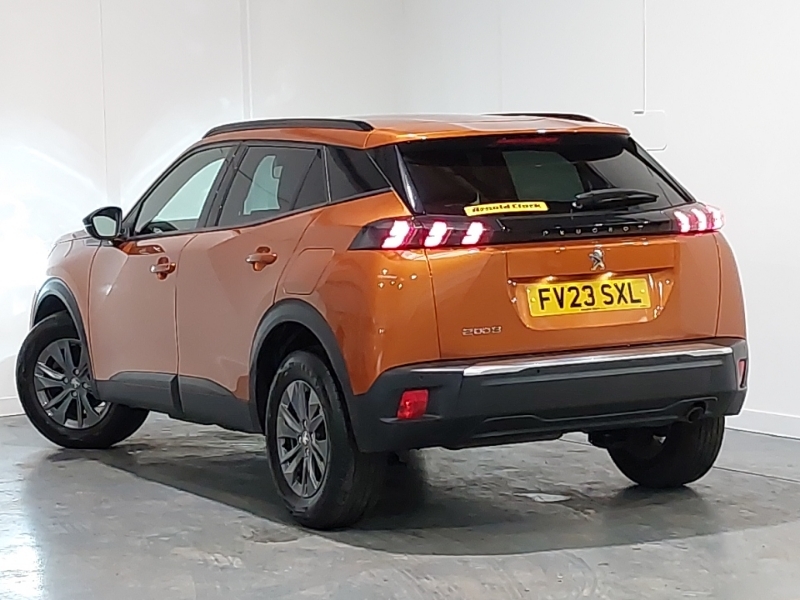 Peugeot 2008 1.2 Puretech Active Premium FV23SXL Orange #2