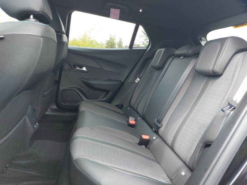 Peugeot e-2008 100Kw Allure Premium 50Kwh Black #6