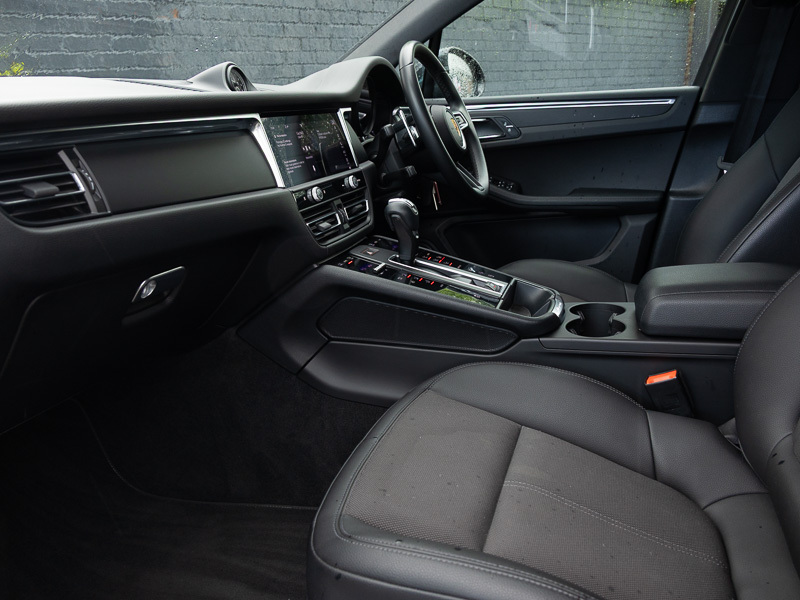 Porsche Macan 5dr Pdk WN22LNX Black #5
