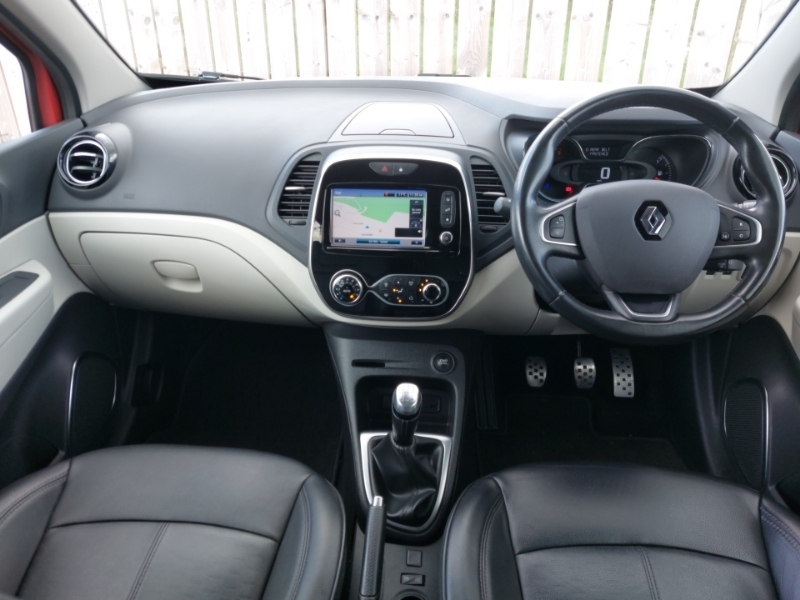 Renault Captur 1.5 Dci 90 Gt Line HK19XJH Red #3
