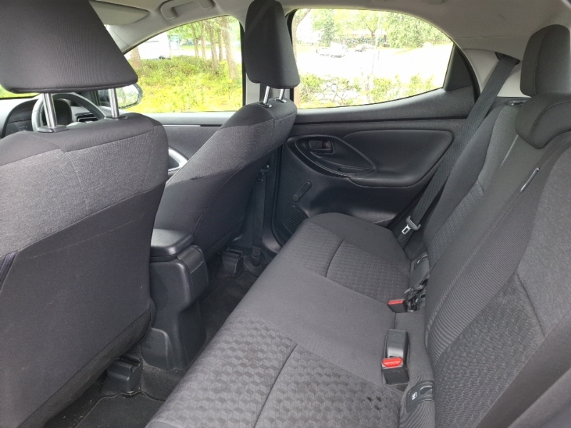 Toyota Yaris 1.5 Hybrid Icon Cvt CV73KXL White #6