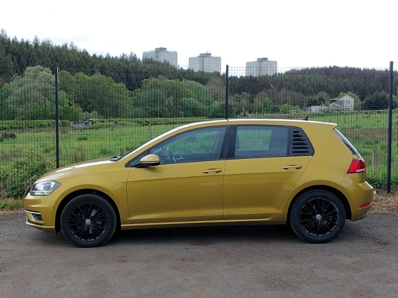 Volkswagen Golf 2.0 Tdi Se Yellow #4