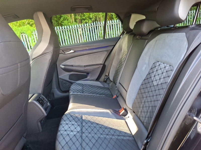 Volkswagen Golf 1.5 Tsi R-line BV23VSG Black #6