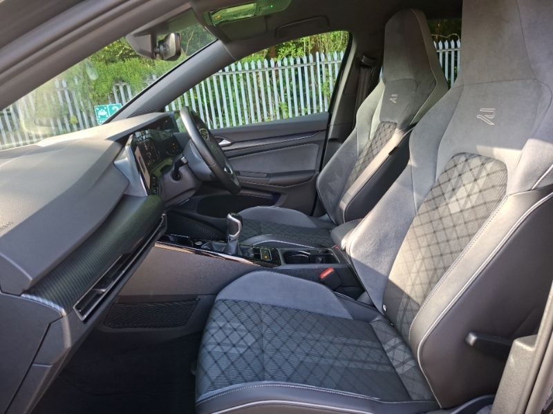 Volkswagen Golf 1.5 Tsi R-line BV23VSG Black #5